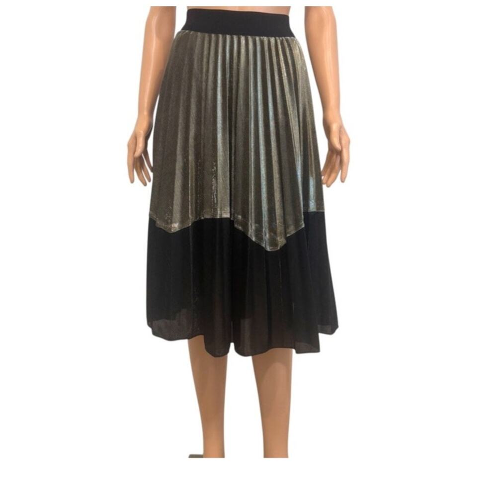 Studio West Apparel large metallic gold pleated skirt SK2 3326